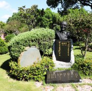 黎焕颐纪念碑：诗魂永驻，岁月铭记